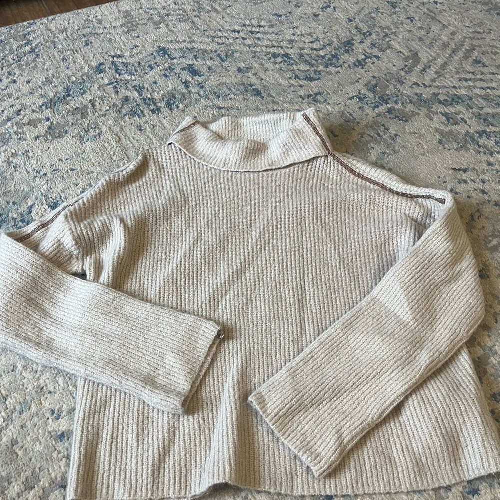 RD Style cream sweater small - Picture 2 of 5